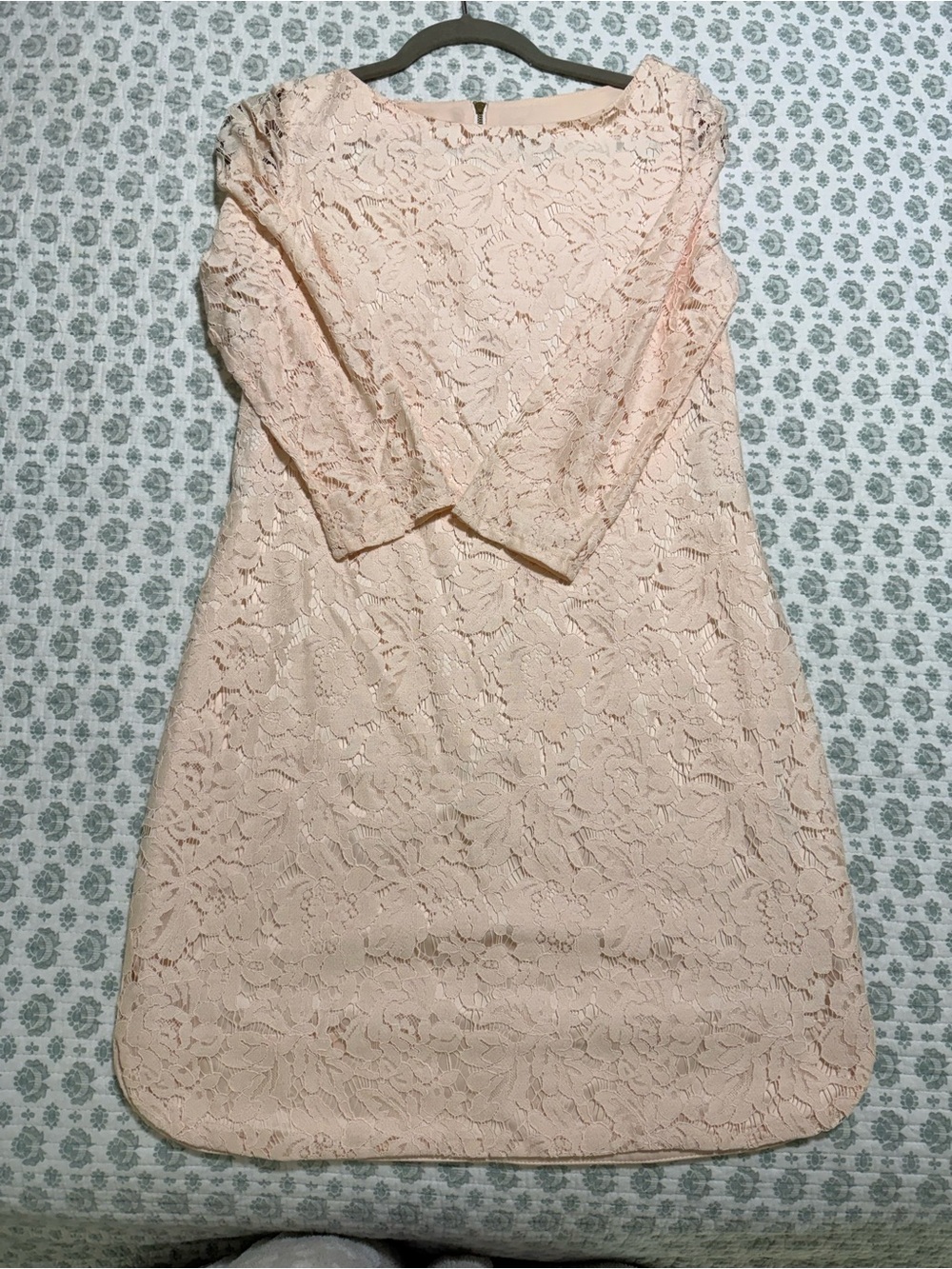 Vince Camino Women's Lace Shift Dress in Blush Pink with Satin Size 6